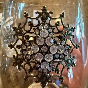 NWT Silvestri Gorgeous Rhinestone Wine Glasses, Shot Glasses and Wine Stopper